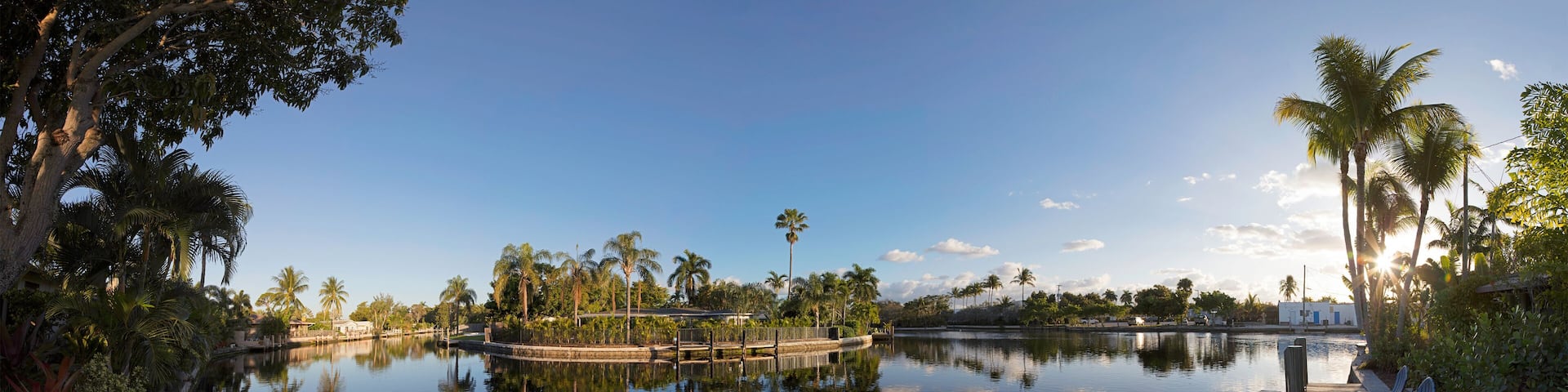 Panorama from Fort Lauderdale´s Middle River in the morning