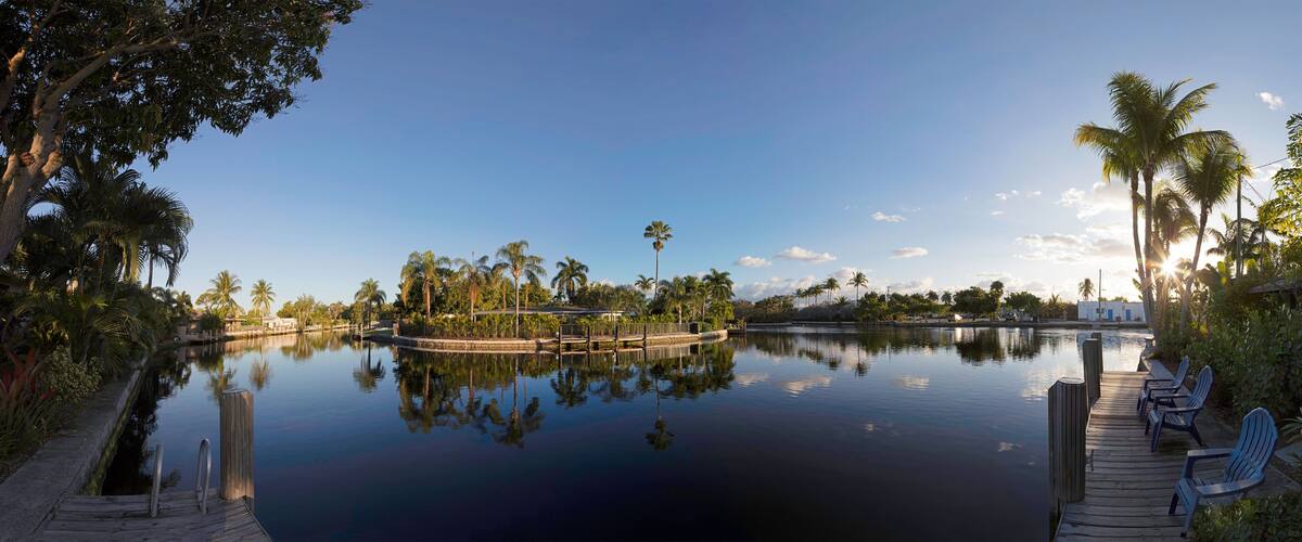 Panorama from Fort Lauderdale´s Middle River in the morning