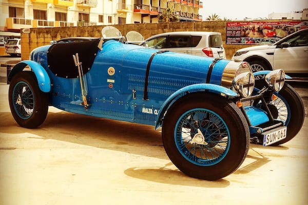 A vintage car in Bugibba