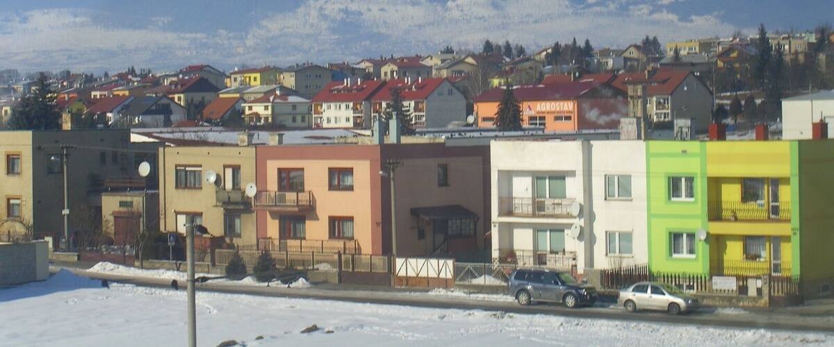 This was taken from Poprad railway station and shows some Poprad homes against a backdrop of the impressive High Tatra mountain range. #WinterWonders