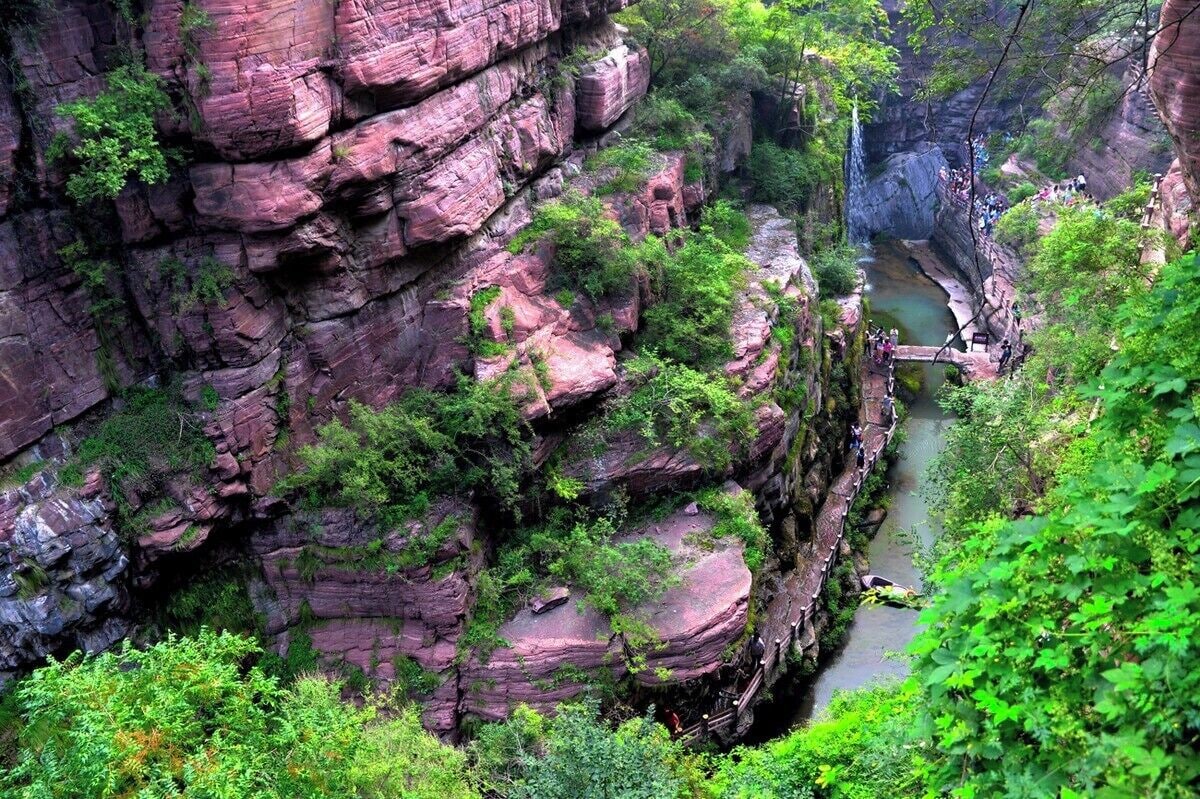 The first Chinese Strange Canyon —— #RedStoneGorge in Henan Province of China.
https://twitter.com/Beautifulgx   