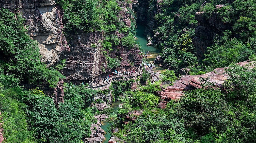 Red Stone Gorge (Hongshi Gorge.
云台山红石峡.
https://twitter.com/Beautifulgx