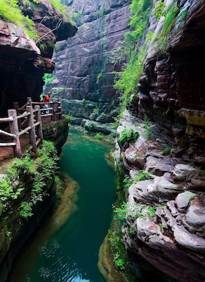 The first Chinese Strange Canyon —— #RedStoneGorge in Henan Province of China.
https://twitter.com/Beautifulgx