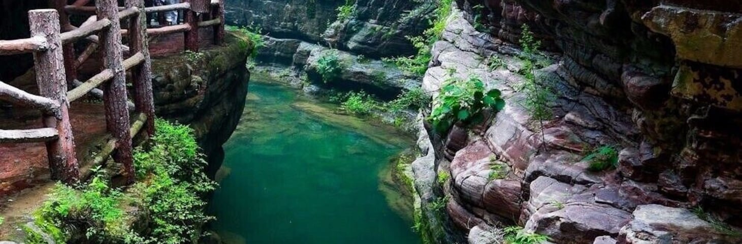 The first Chinese Strange Canyon —— #RedStoneGorge in Henan Province of China.
https://twitter.com/Beautifulgx