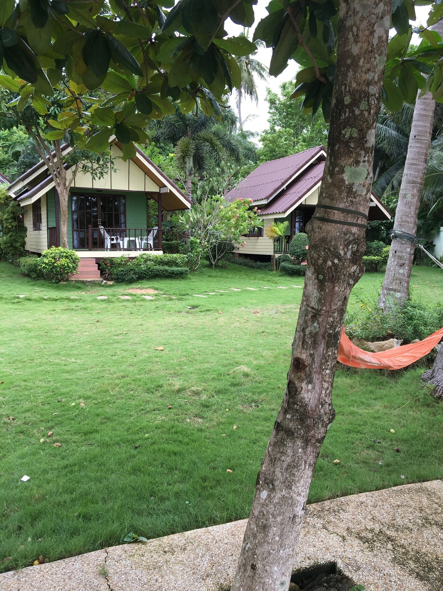Bailan beach resort is the place to go if you like stone beaches and a simple and efficient service on Koh Chang
#EndlessSummer