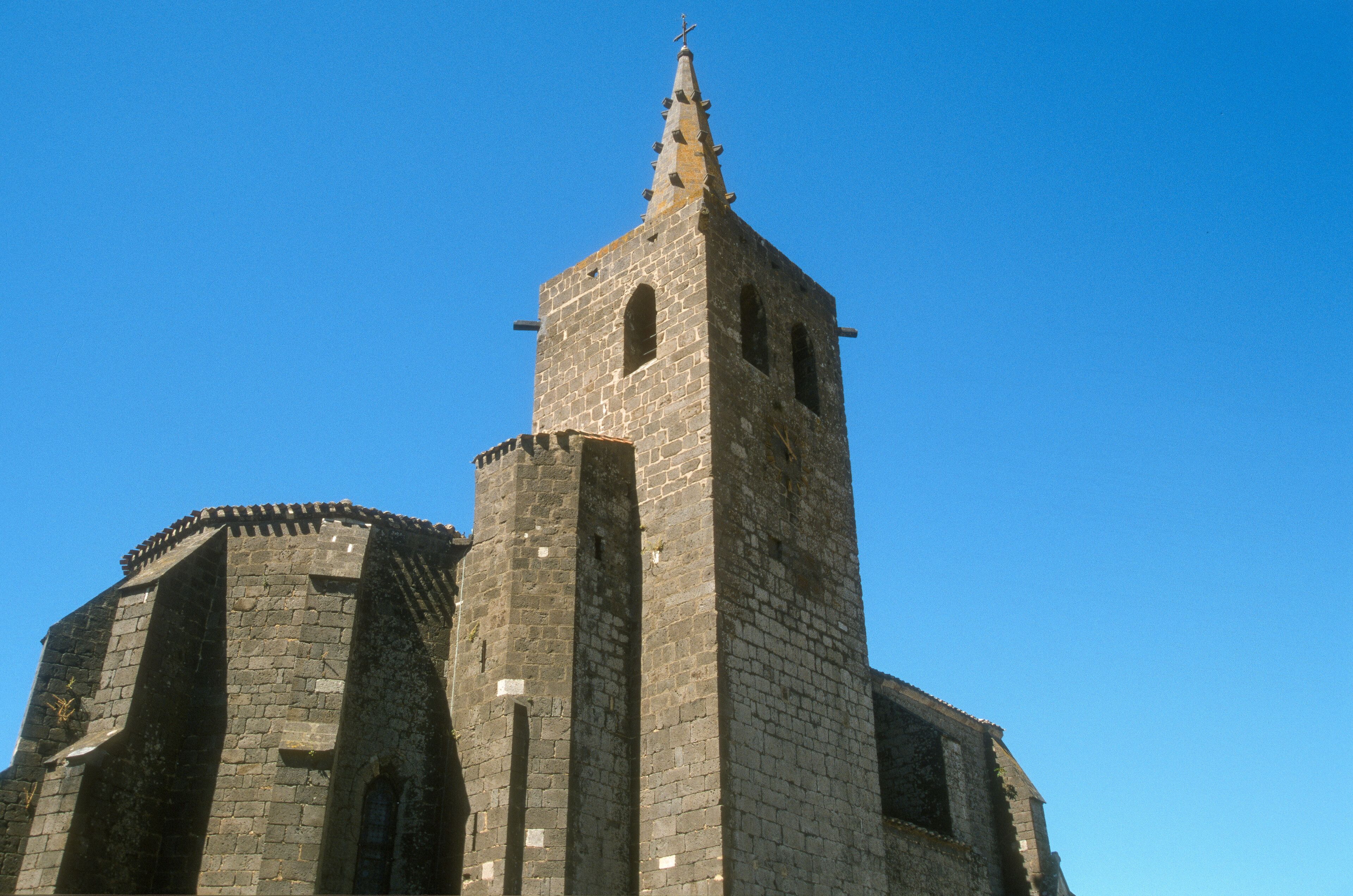 Eglise en pierres de lave, Portiragnes, 34, Herault, France