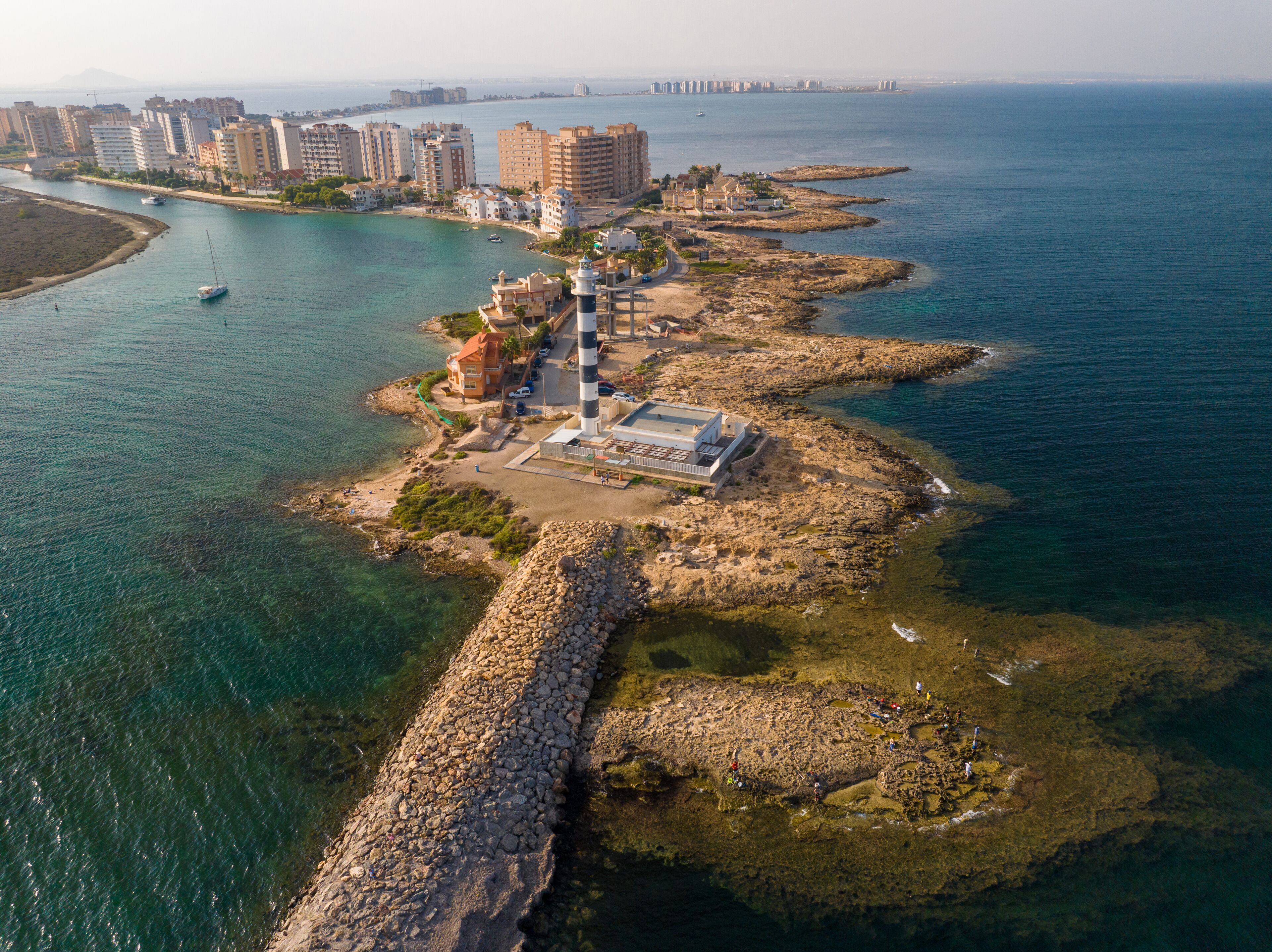 Faro de El Estacio en la Manga del Mar Menor Murcia