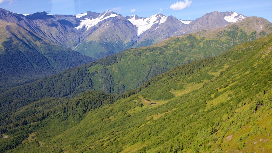 Anchorage das einen ruhige Szenerie, Berge und Landschaften