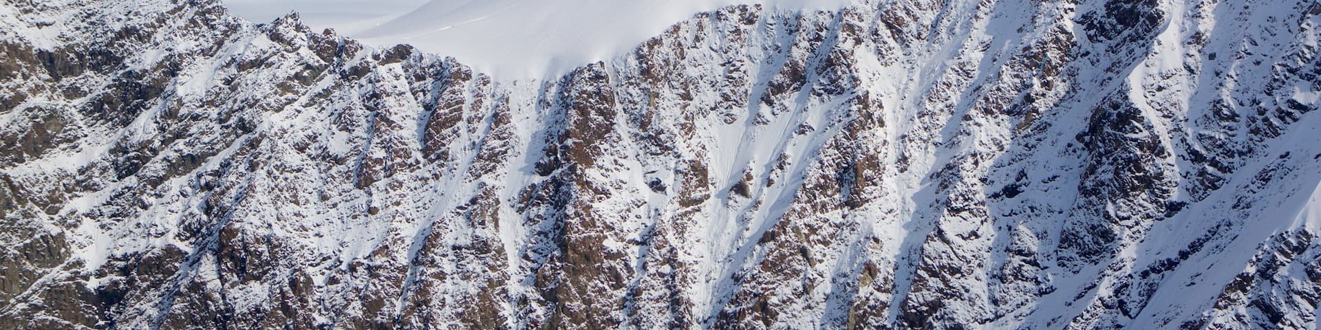 Parque estatal Chugach mostrando nieve y montañas