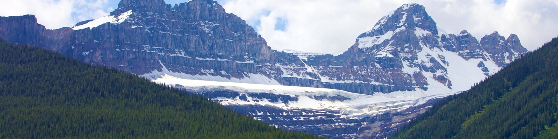 Columbia Icefield featuring landscape views, snow and mountains