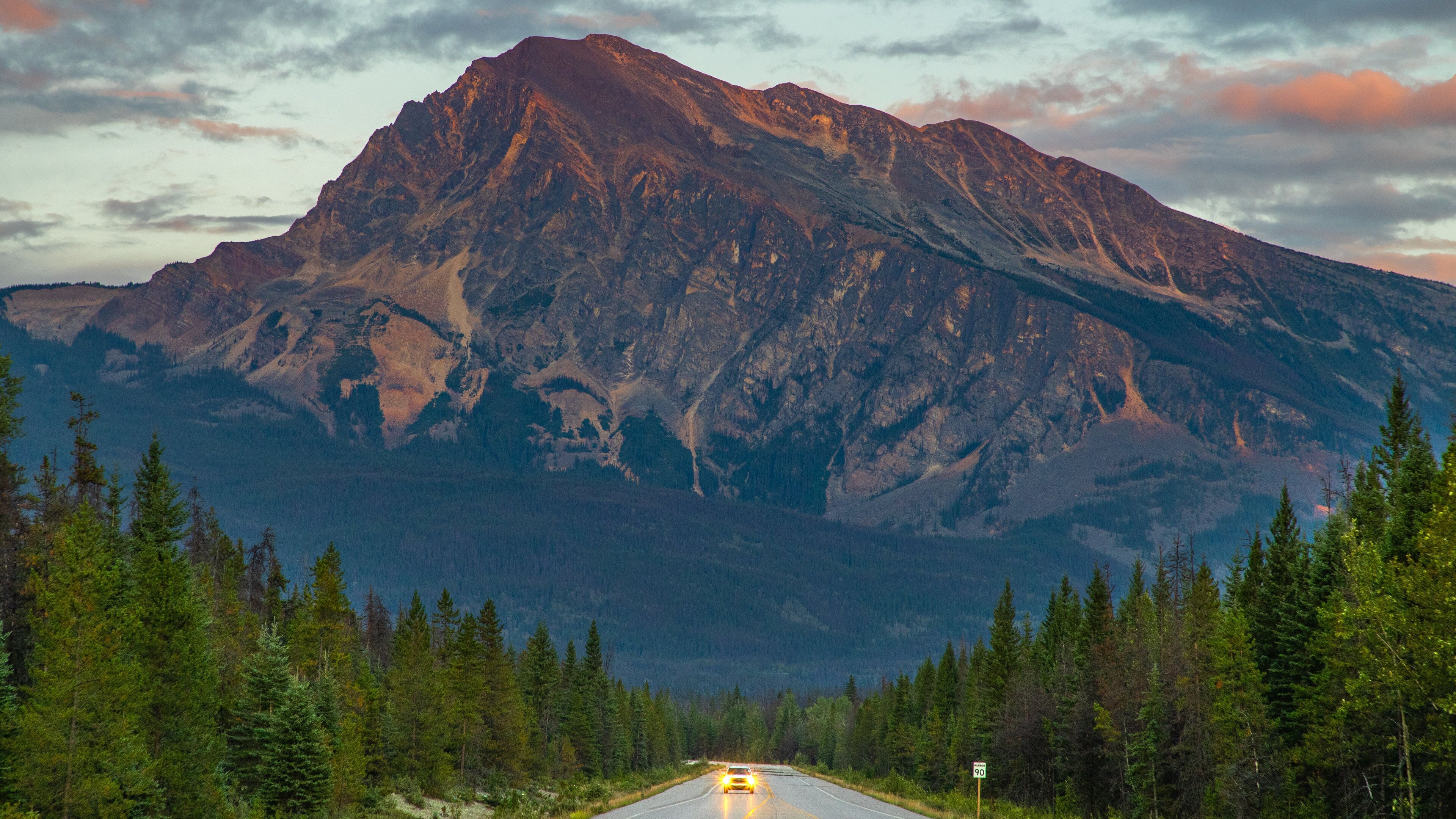 Icefields Parkway showing tranquil scenes, mountains and a sunset