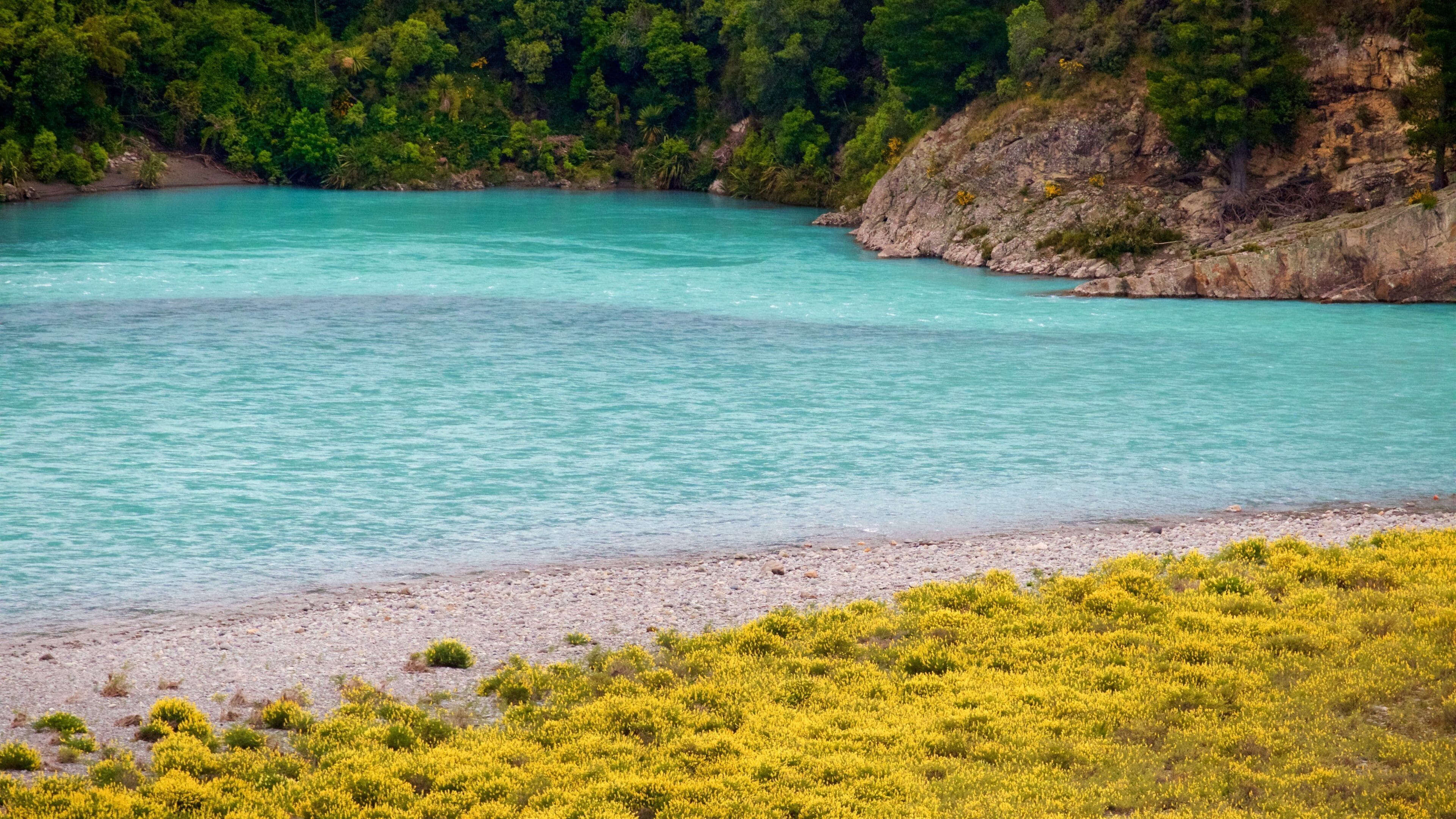 Rakaia Gorge bevat een meer of poel