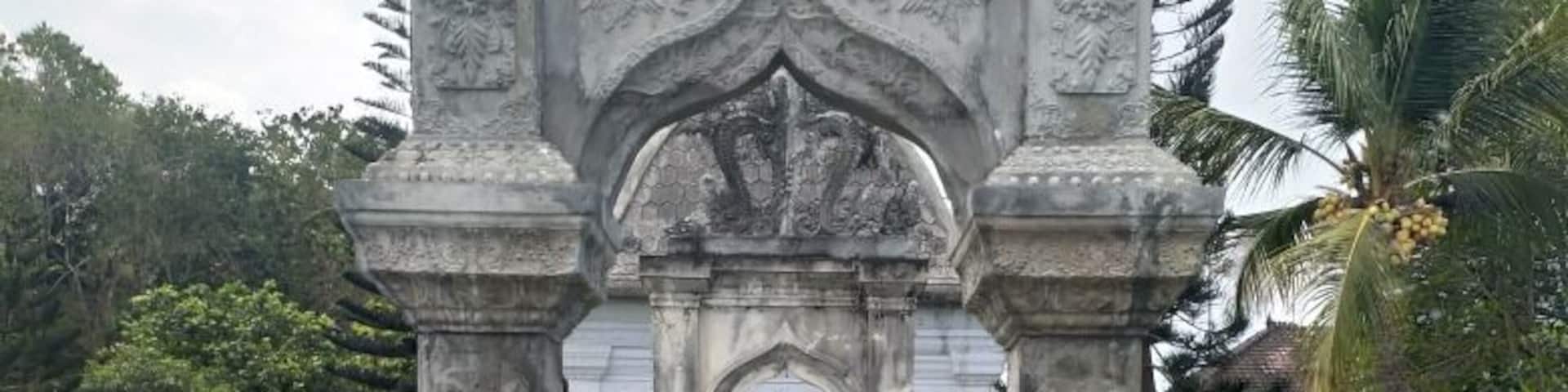 Beautiful water palace.
#Trovember