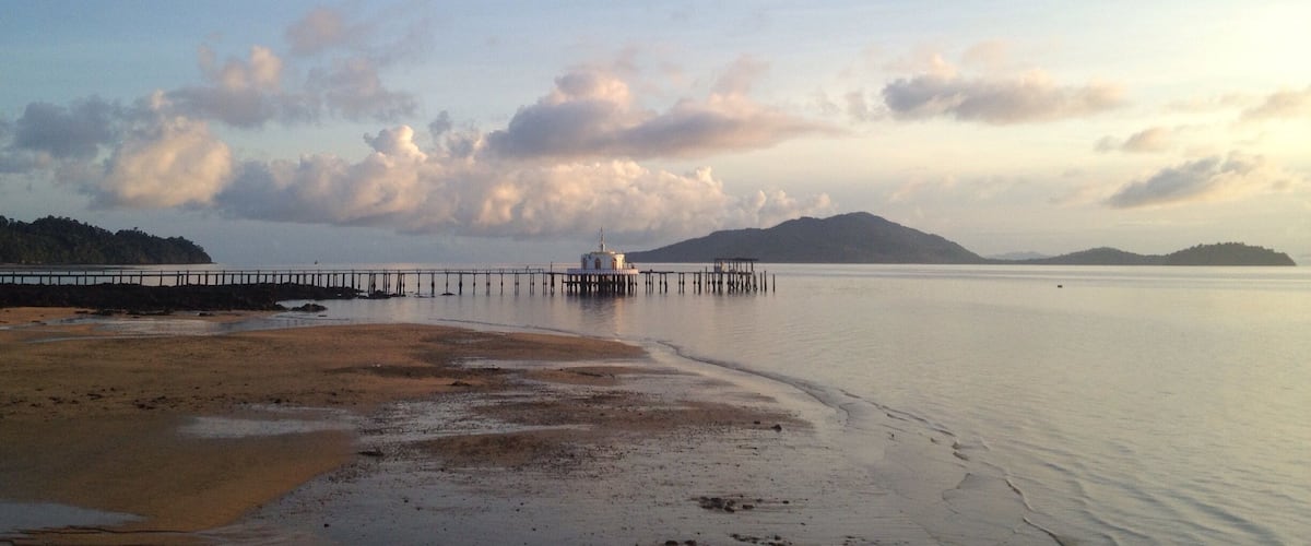 Early morning beach at Koh Phayam , Raning.
