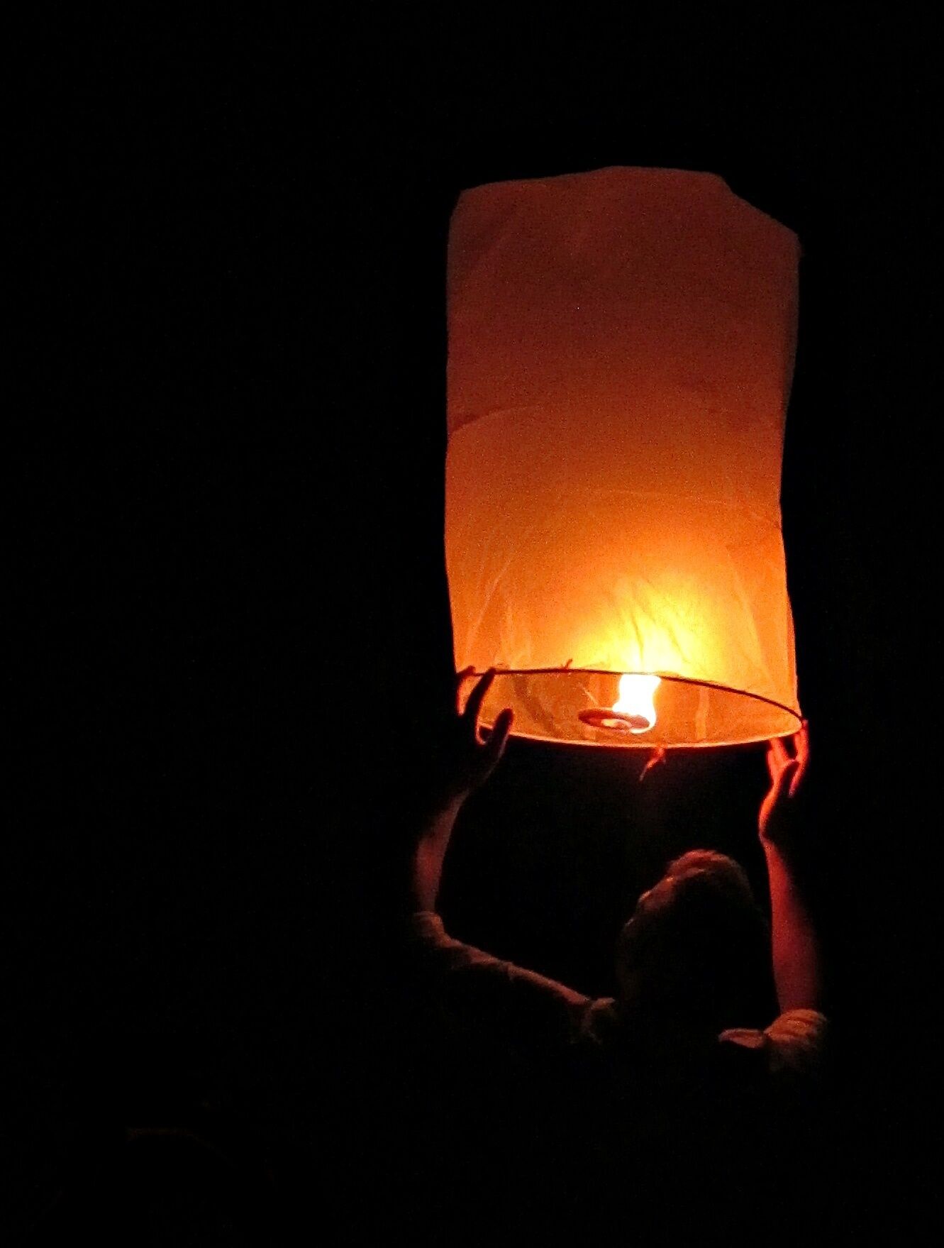A floating lantern (khom loi) just about to lift off.  Chiang Mai is well-known for its famous Yi Peng Festival during which thousands of these lanterns are released into the night sky. Releasing the khom is a means of letting go of bad memories and making a wish for the future.  Pretty cool way to start off the New Year.
#thailand #kohphayam #landofsmiles #thaibeaches