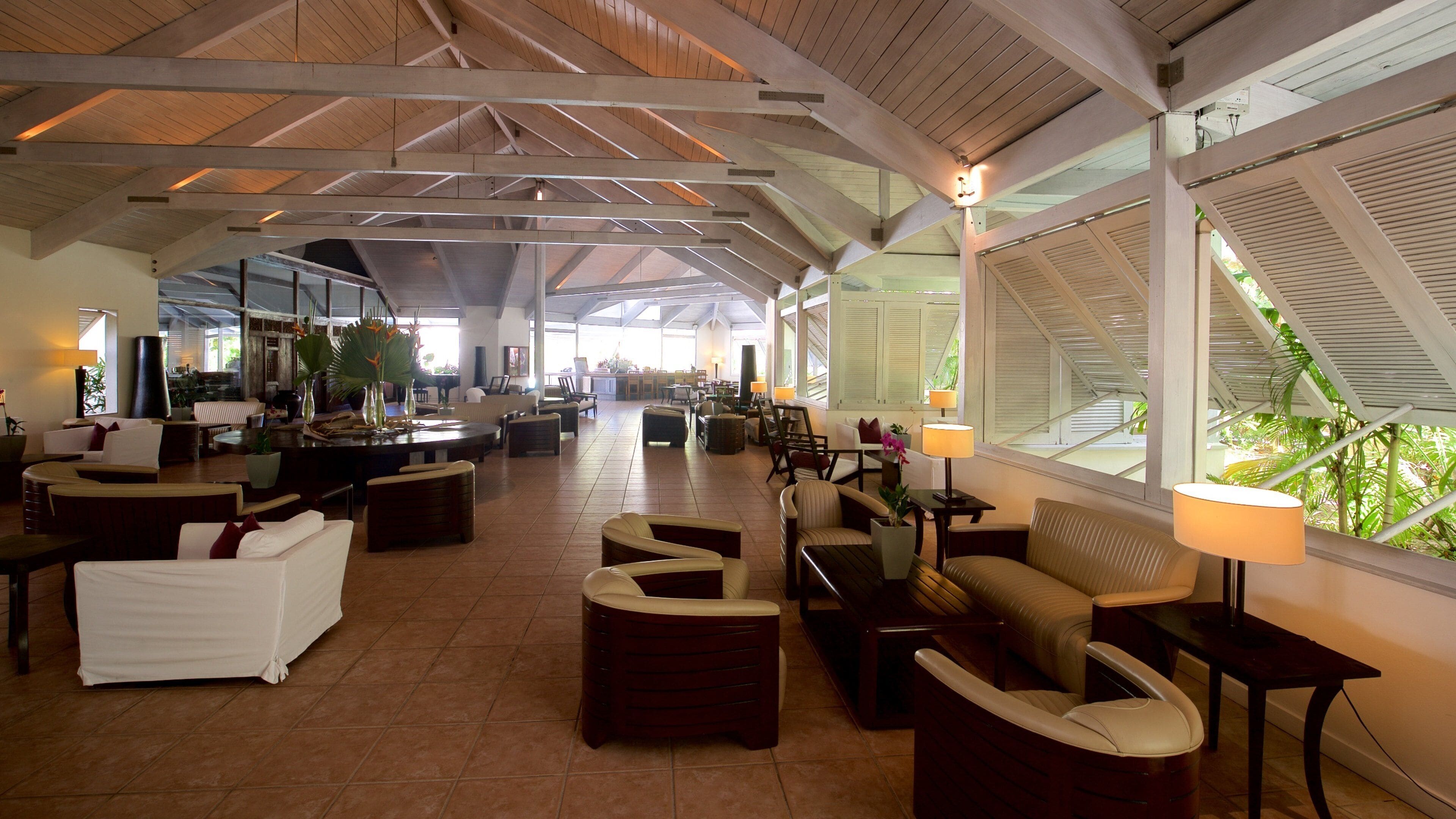 Carlisle Beach showing interior views