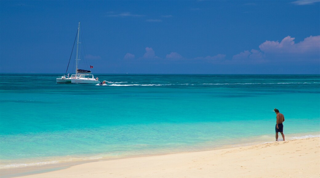 Darkwood Beach which includes boating, general coastal views and a sandy beach