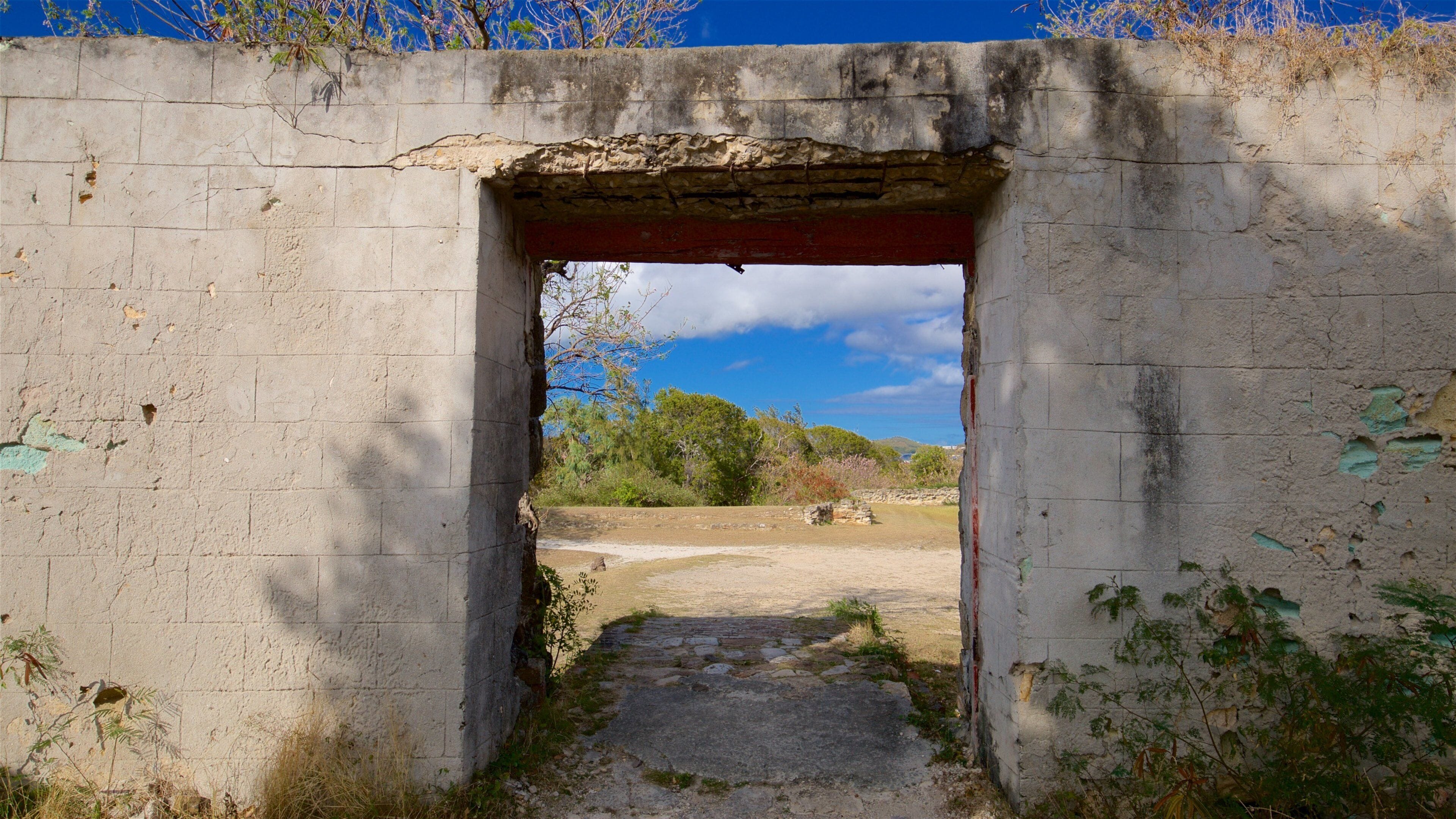 Fort James featuring building ruins