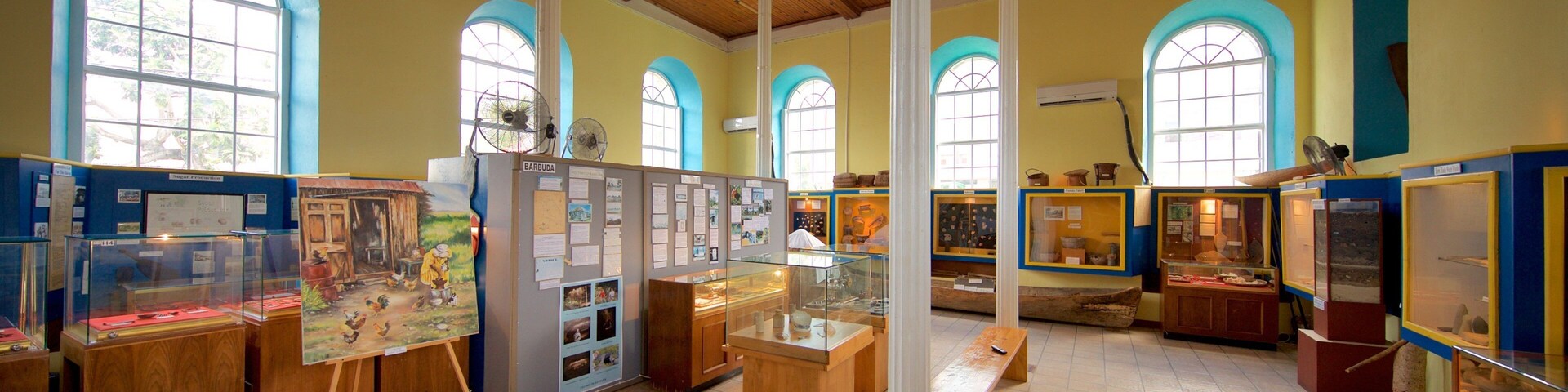 Museum of Antigua and Barbuda das einen Innenansichten und Kunst