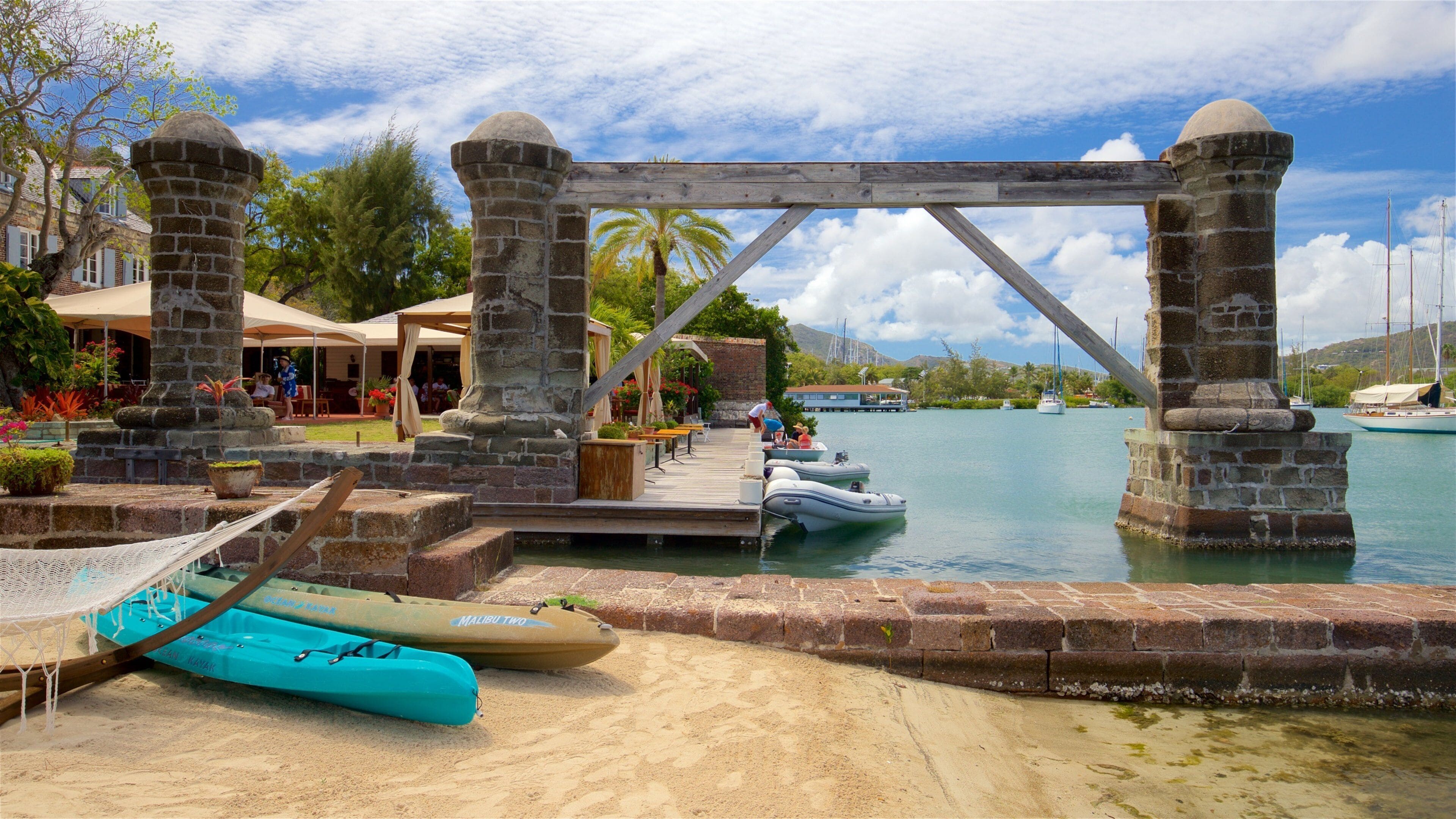 Nelsonin telakka johon kuuluu lahti tai satama