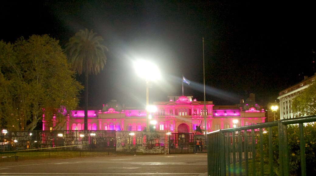 Casa Rosada showing heritage elements, heritage architecture and night scenes