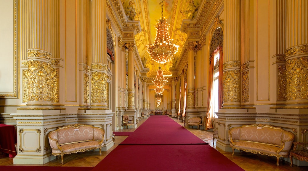 Teatro Colon qui includes vues intérieures et scènes de théâtre