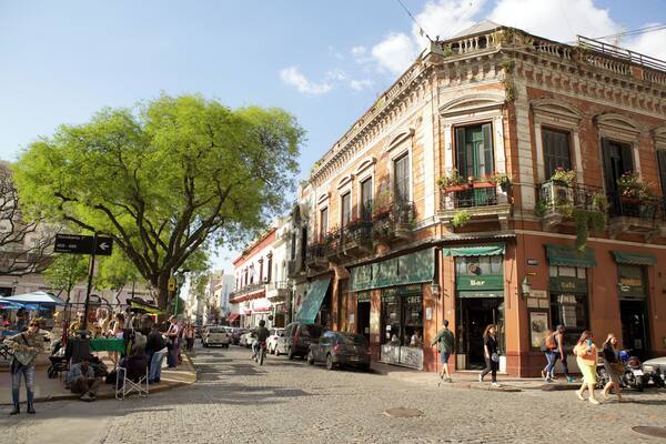 BuenosAires_PlazaDorrego_6060883_6
