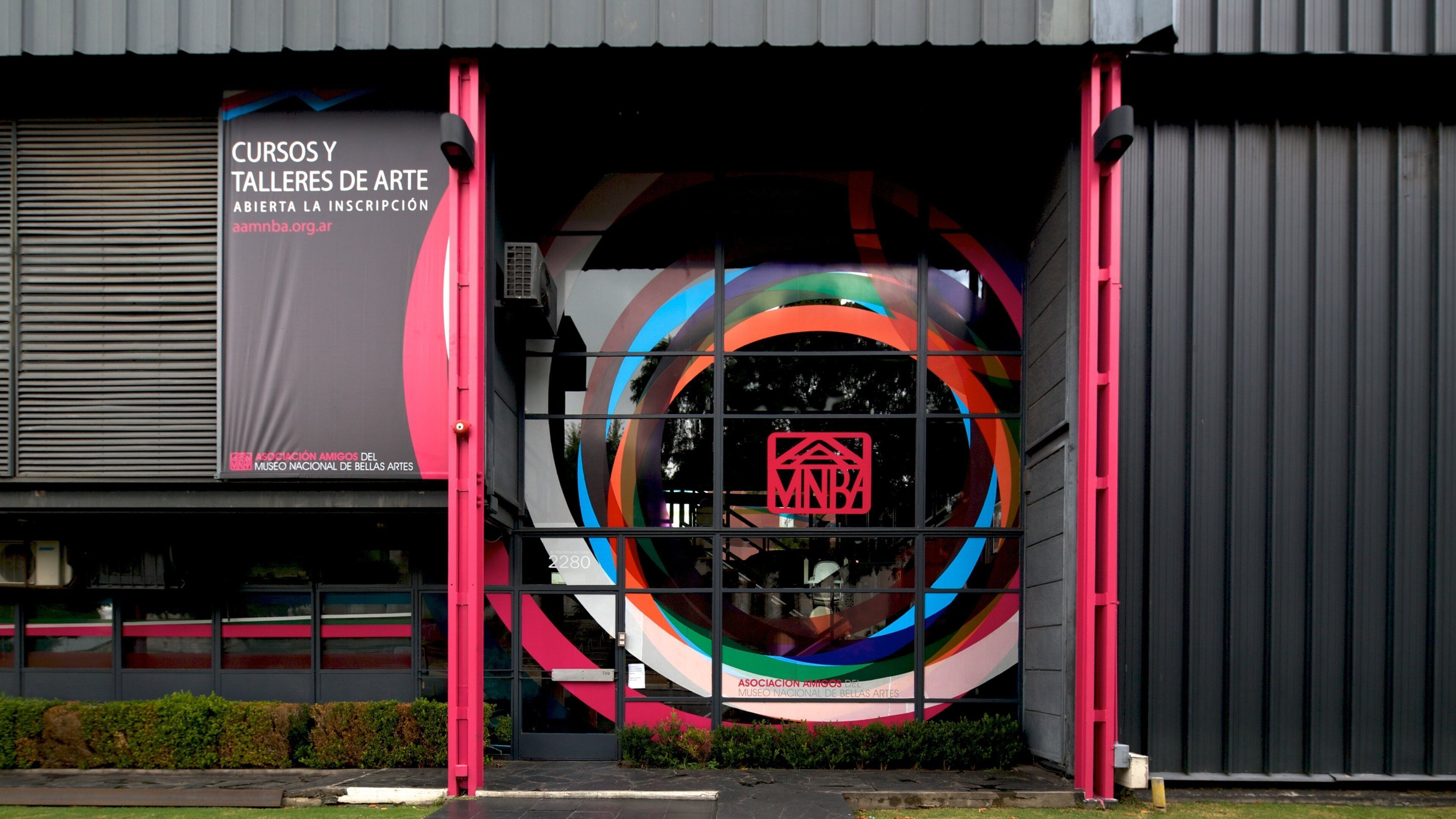 Museo Nacional de Bellas Artes que incluye señalización