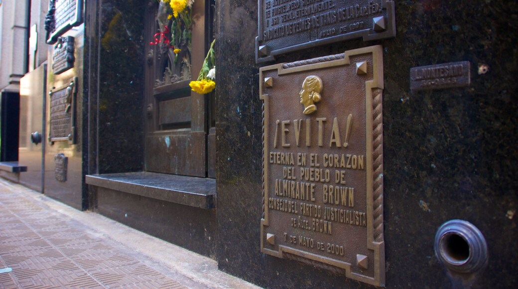 Chacarita Cemetery showing signage