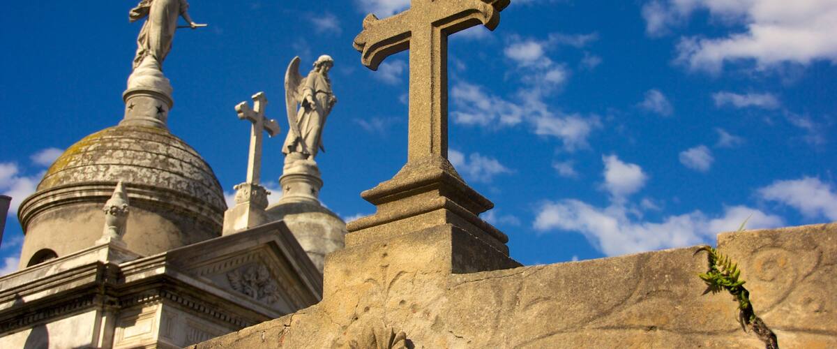 Chacarita Cemetery featuring religious elements and a cemetery