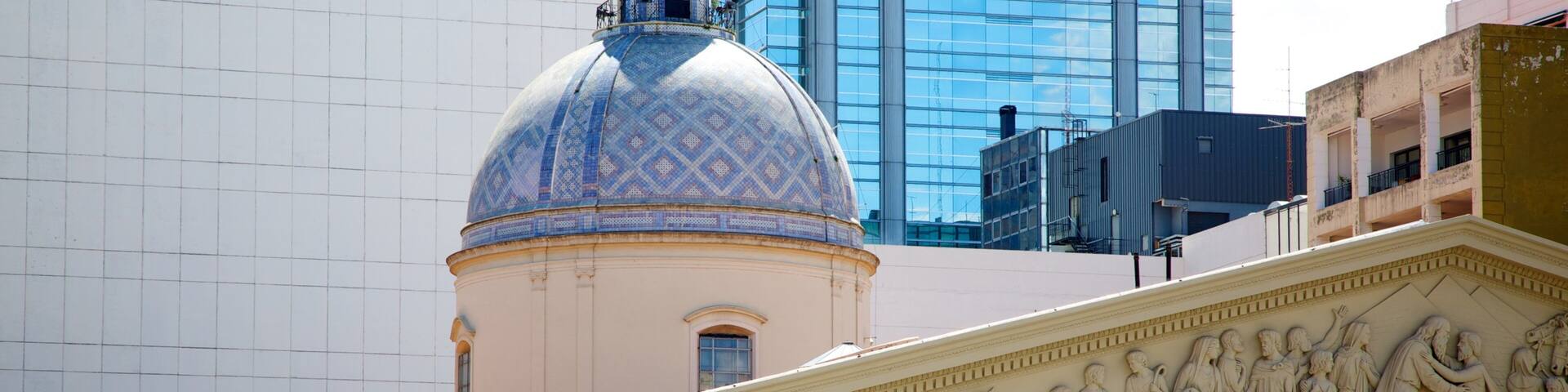 Cabildo featuring religious aspects, a church or cathedral and heritage architecture