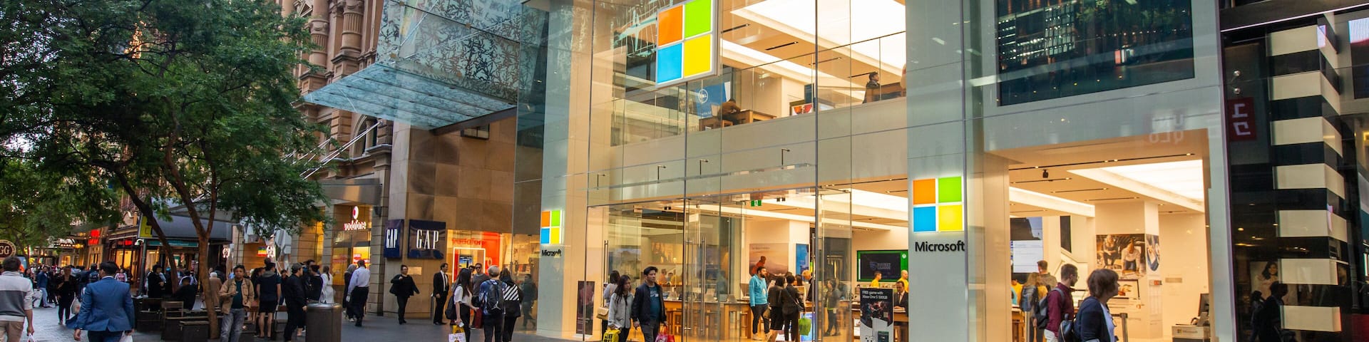 Pitt Street Mall featuring street scenes and a city