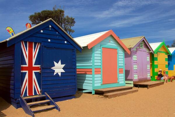 Brighton Beach welches beinhaltet Sandstrand