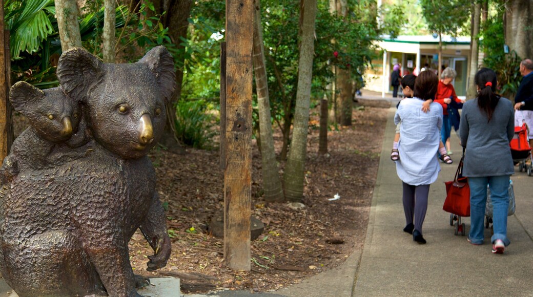 Lone Pine Koala Sanctuary som inkluderer dyrehagedyr