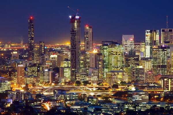 Mt. Coot-Tha showing city views, night scenes and a skyscraper