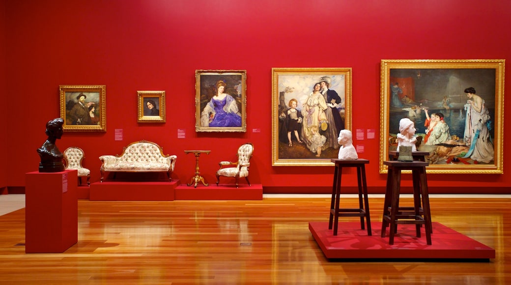 Queensland Art Gallery bevat kunst en interieur