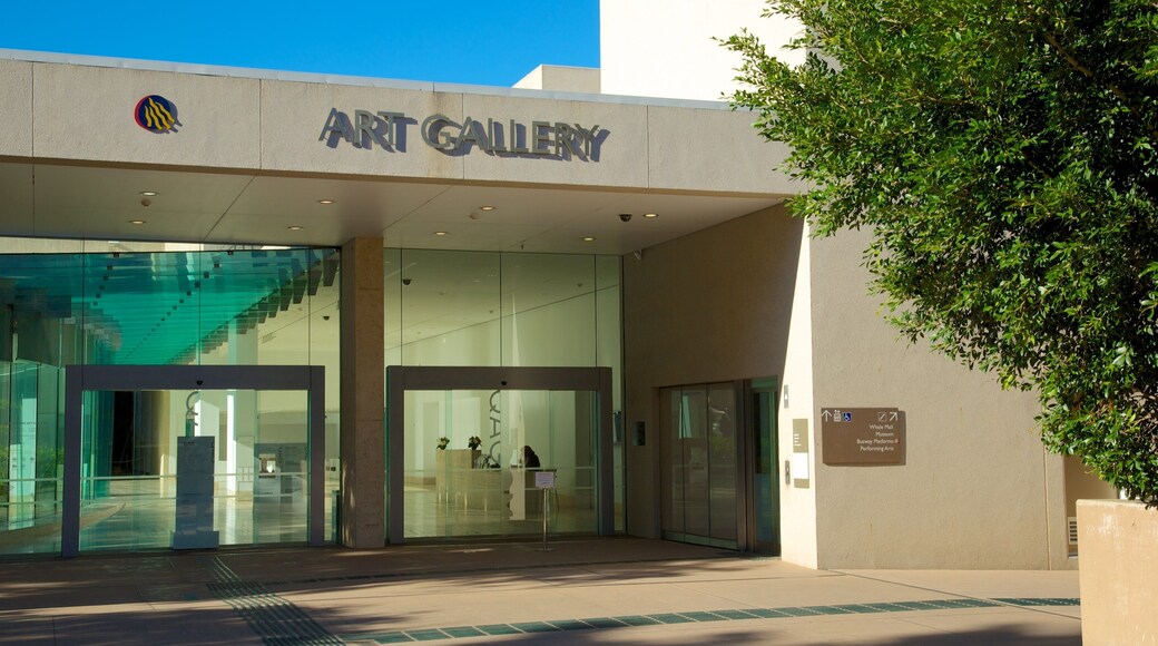 Queensland Art Gallery which includes art, a city and signage