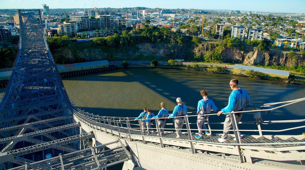 스토리 브리지 을 특징 강 또는 시내, 도시 과 다리
