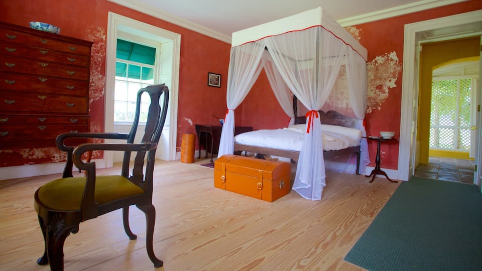 George Washington House showing heritage elements, a house and interior views