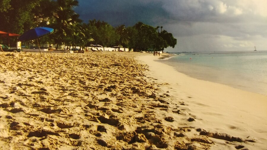 This was a beautiful beach that wasn't too crowded. Soft, white sand and clear water. It was a relaxing, beautiful day.