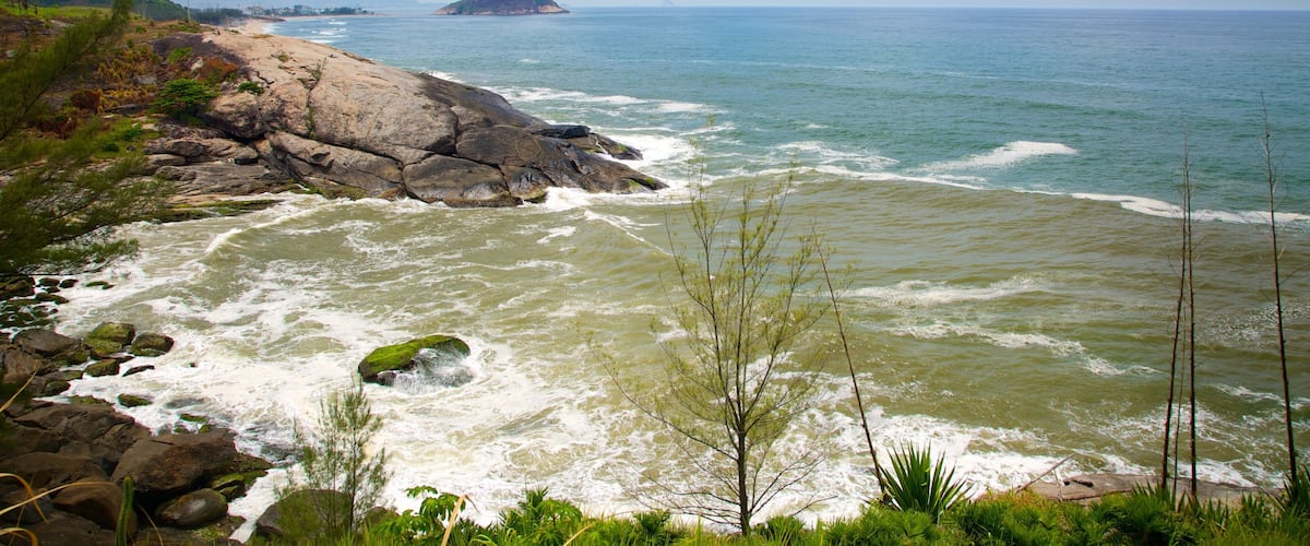 Prainha featuring rugged coastline