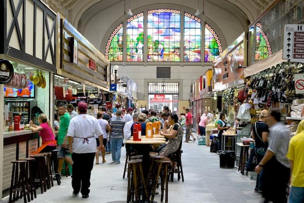 Mercado Municipal das einen Café-Lifestyle, Märkte und Innenansichten