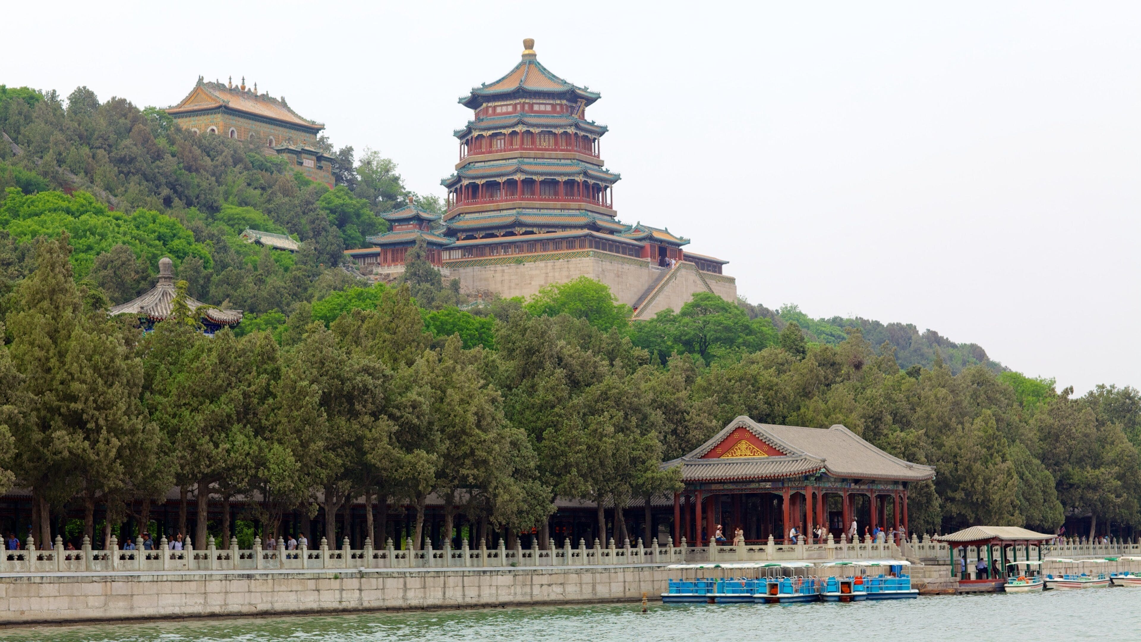 Summer Palace which includes a marina, heritage architecture and a castle