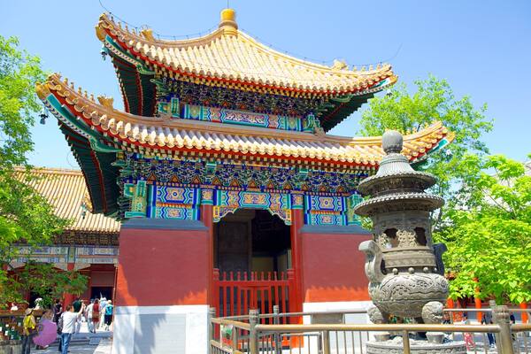 Lama-templet som viser et tempel eller et tilbedelsessted, udendørs kunst og religiøse elementer