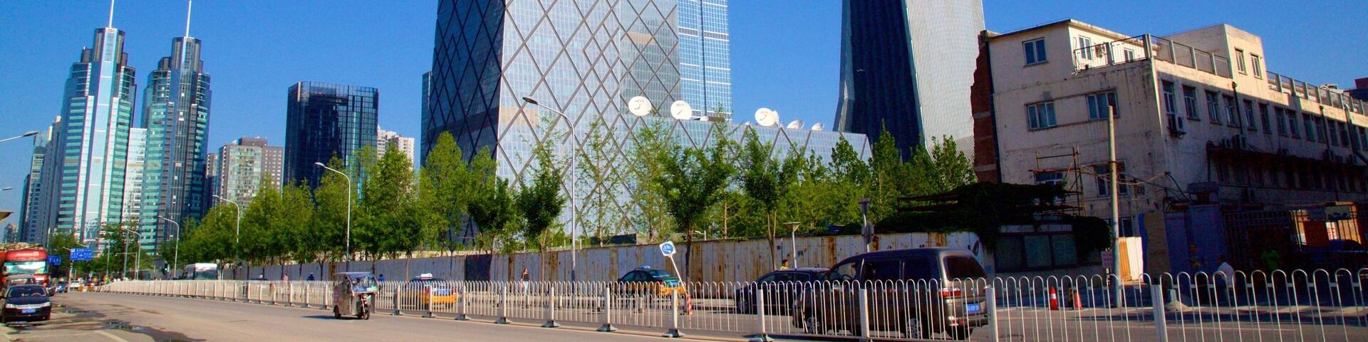Torre Central de Radio y Televisión mostrando una ciudad