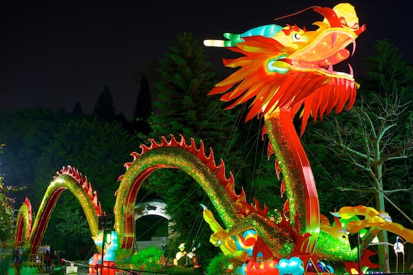 Yuexiu Park which includes outdoor art, rides and a garden