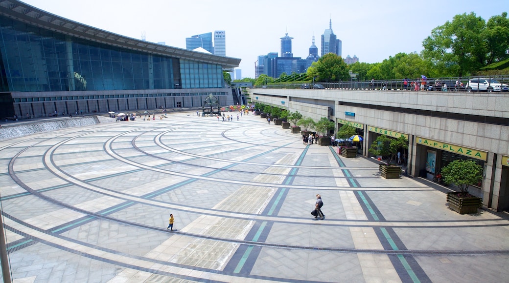 Museo de Ciencia y Tecnología de Shanghái que incluye arquitectura moderna, un parque o plaza y una ciudad