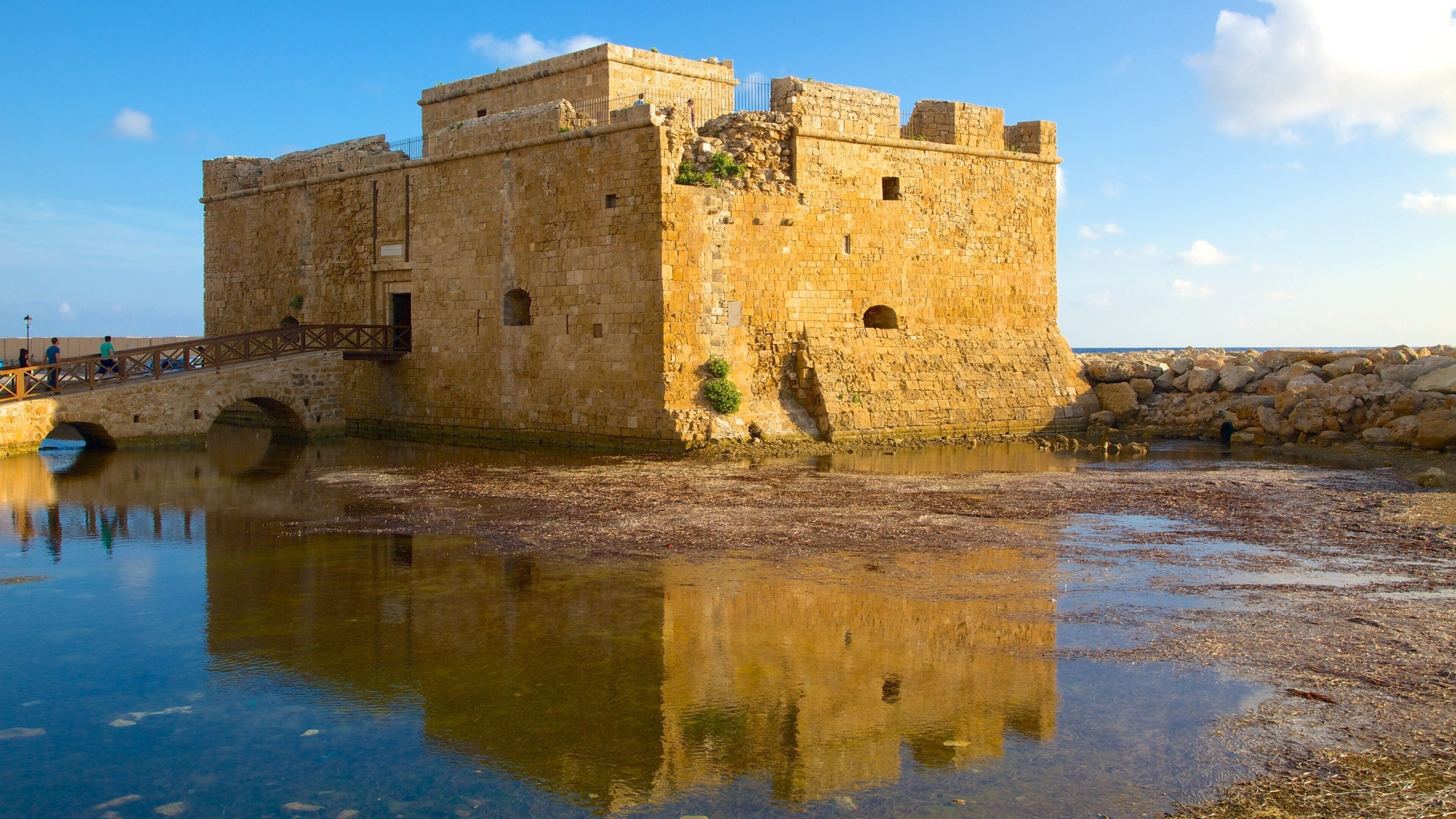 Pafos slott fasiliteter samt ruiner og slott