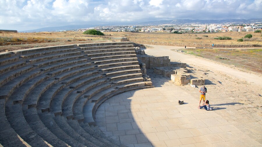 Parque Arqueológico de Paphos que incluye una ruina y patrimonio de arquitectura