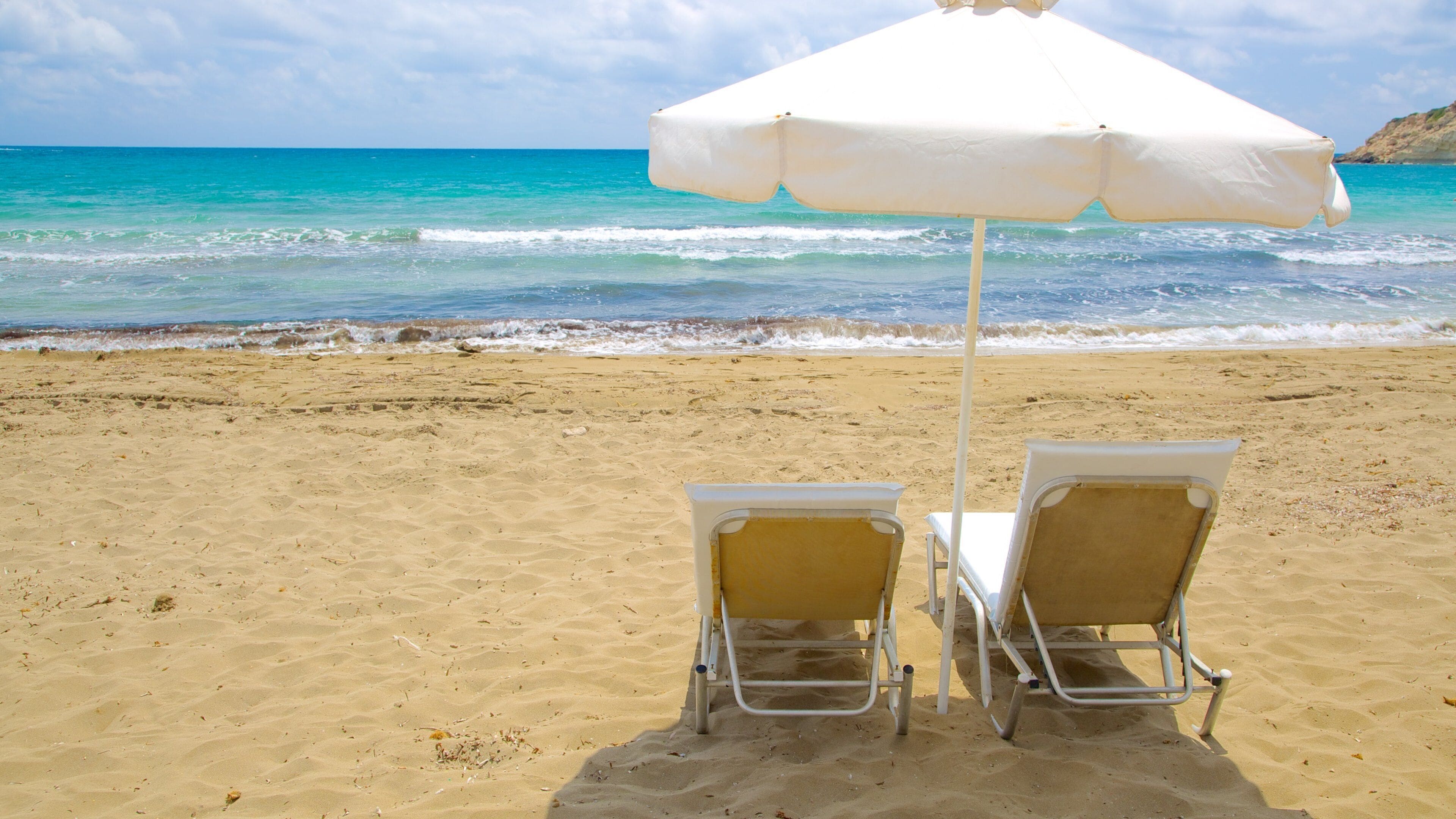 <h2>Top places to stay near the water</h2>